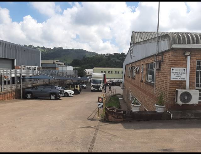 2,363M² FACTORY TO LET IN WESTMEAD